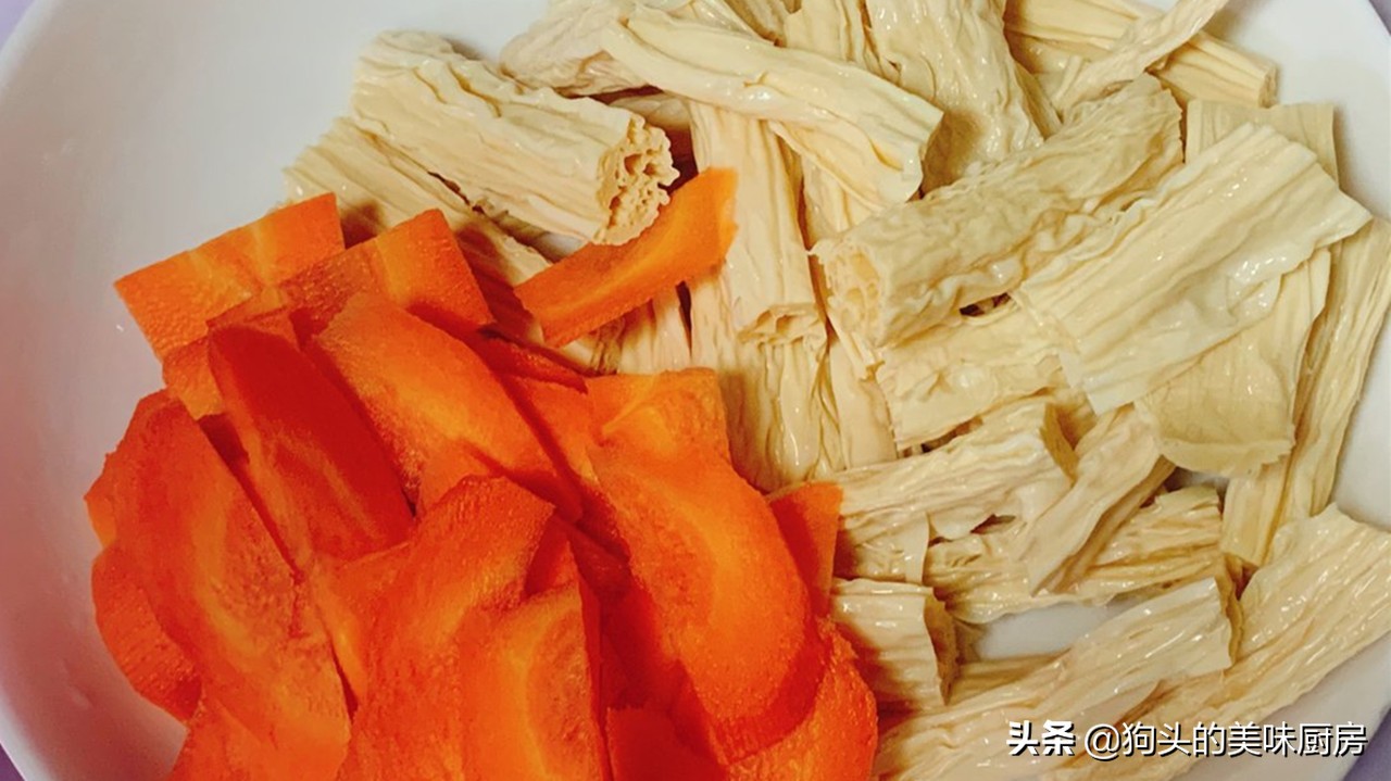 最近很火的腐竹做法，快手家常菜，下饭又营养，上桌比肉还受欢迎