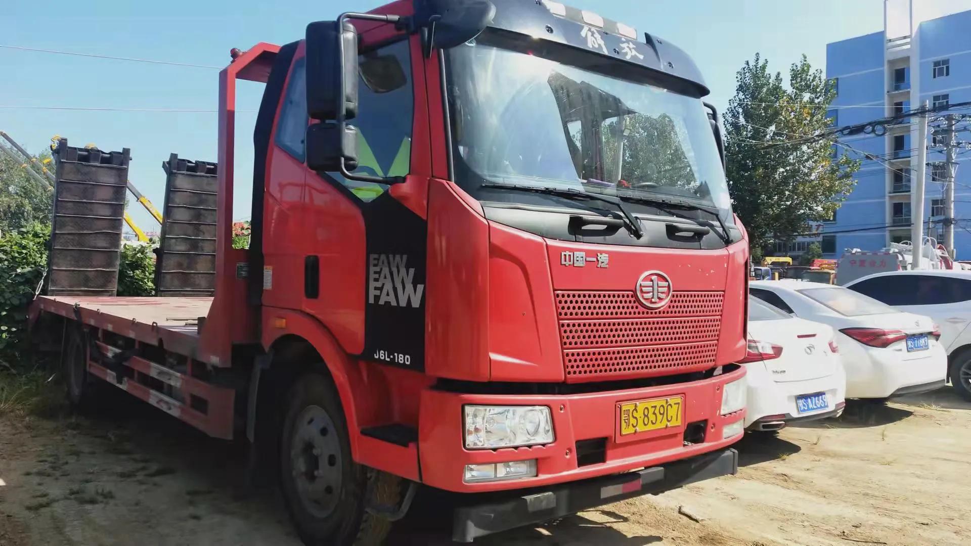 二手平板拖車(chē)今年四月份的解放J6