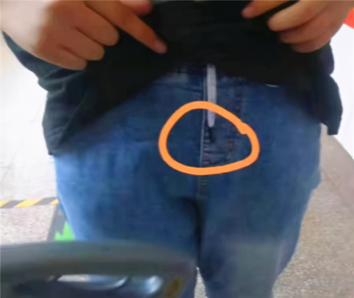 “无声考场”允许戴有框眼镜？符合三点即可佩戴，高考生来做笔记