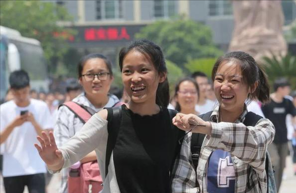 湖南省新高考录取分数线预测：本科线下降，中等生或迎“好消息”