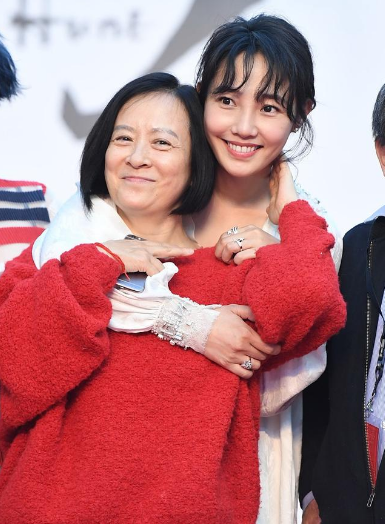 被小看的“前京圈太子妃”白百何，背后5个男人1个女人都不简单