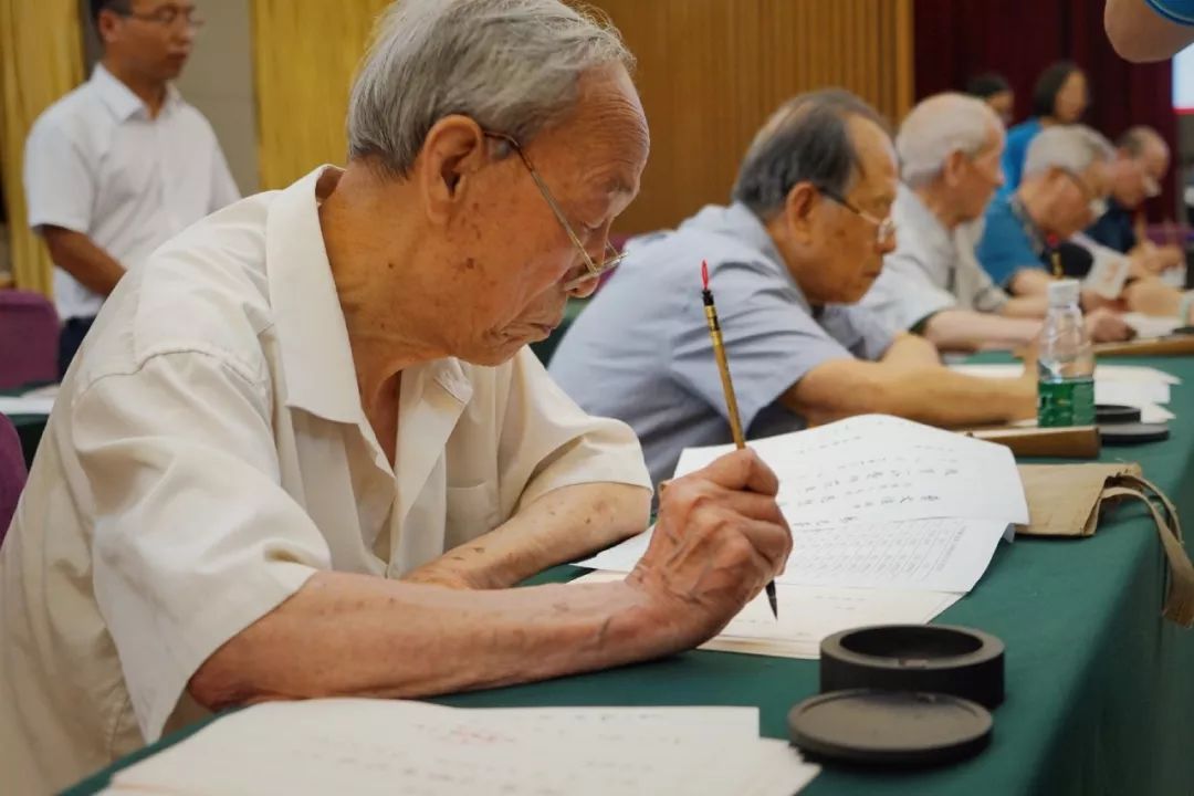 陕西师范大学毛笔书写“最美”录取通知书，“开笔”