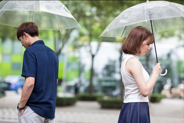 多所高校规定：学生未婚性行为将被处分，引网友热议