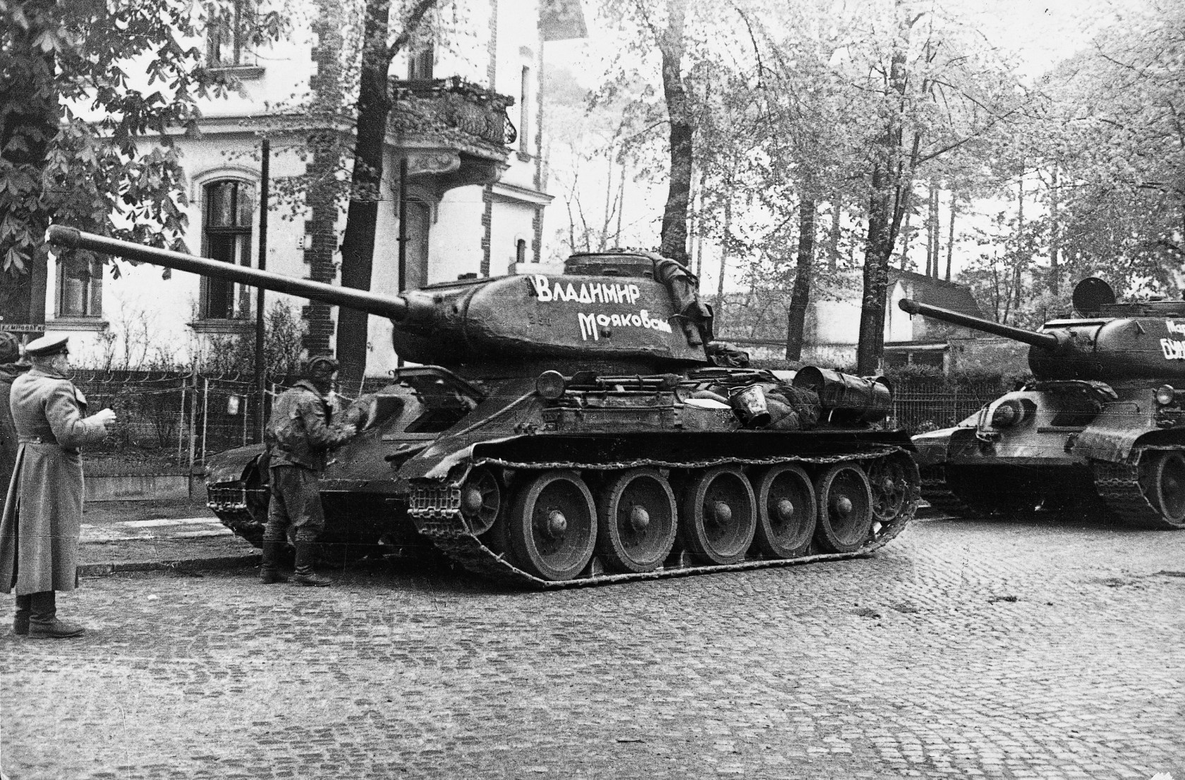 电影《猎杀t34》:t-34坦克大显身手,是俄罗斯的精神图腾