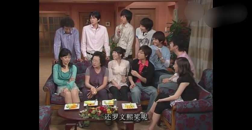 开城嫂偷听搞笑一家人，网友：这画面太搞了！
