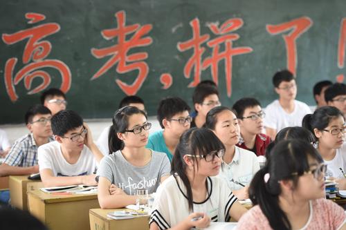 爸妈眼中的大学VS我眼中的大学，爸妈的眼神，我是真的服了