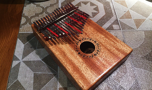 想要买网红小乐器卡林巴拇指琴，先了解这些！附保养及调音小贴士