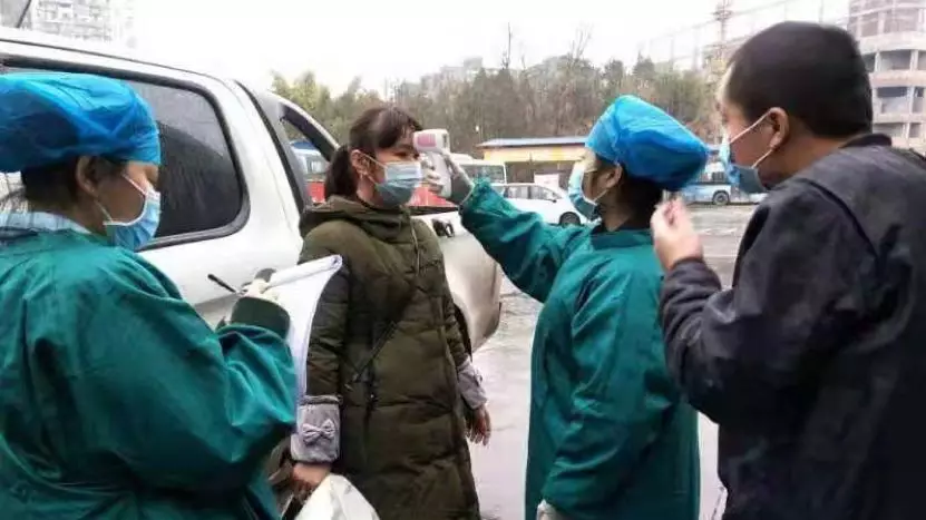 疫情面前，四川护理职业学院毕业生最美逆行引人民日报关注