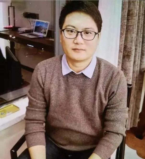 三本主角戴绿帽的小说，书友却越看越高兴？只因主角与作者同名