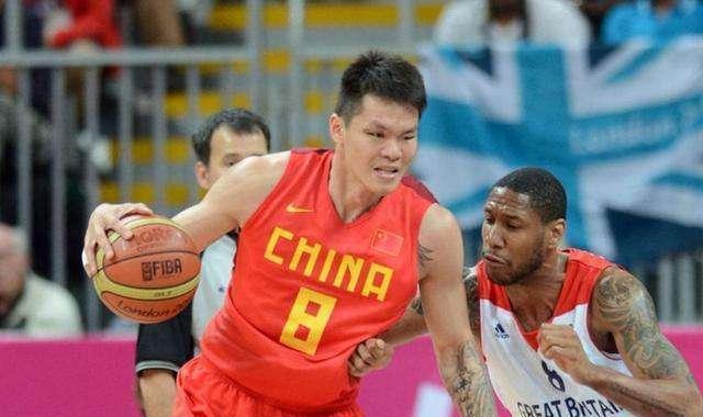 朱芳雨为什么拒绝nba合同(朱芳雨是中国男篮历史第1小前，为何2次拒绝NBA？其实原因很简单)