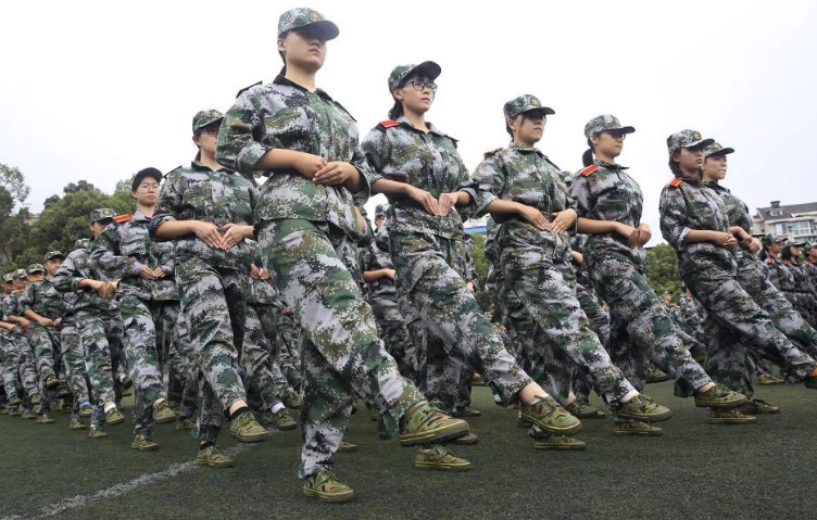 2021届大一新生报到时间确定，有人欢喜有人愁，最晚的10月才开学