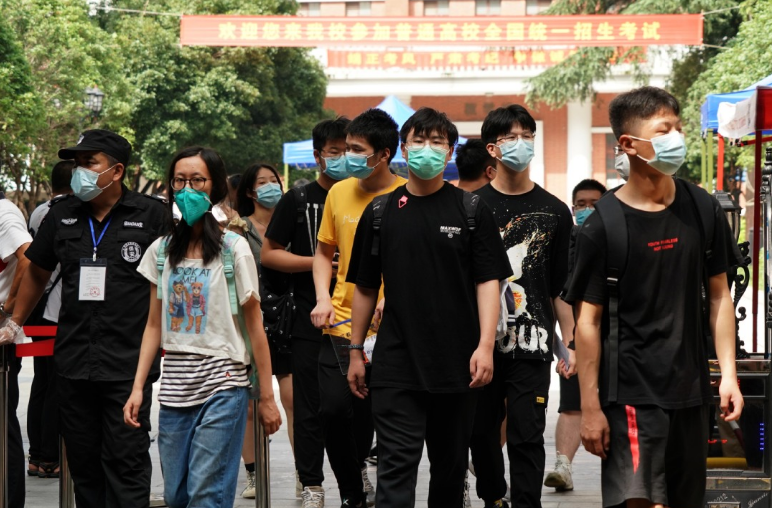 2021年地方大学世界排名，苏州大学位列第一，深圳大学紧随其后