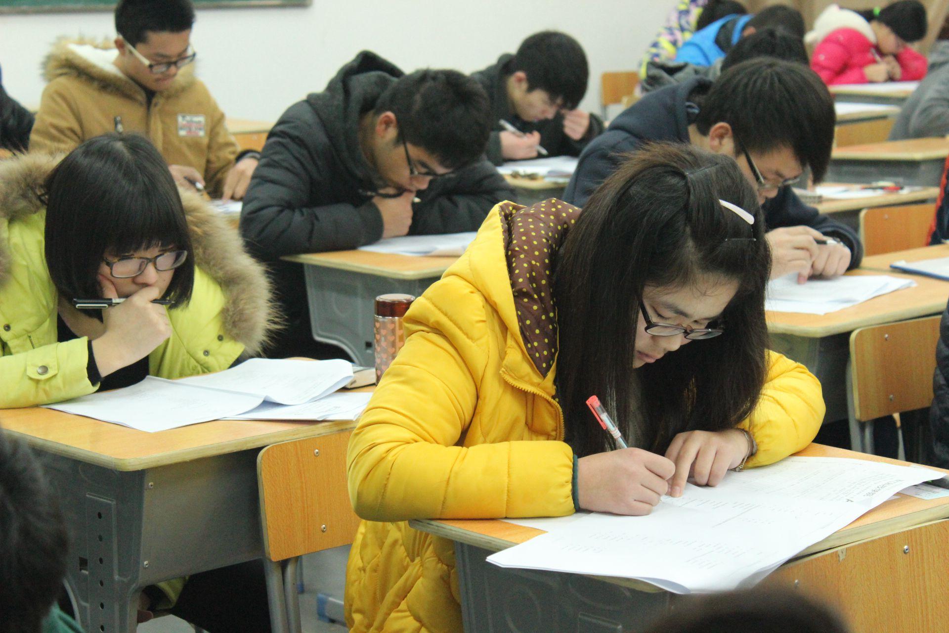 高考分与模拟成绩究竟差多少？10年资深老师这样说，学生要了解