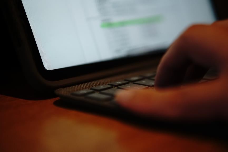 你的iPad该升级了，买后爱奇艺？罗技键笔套件让它拥有生产力