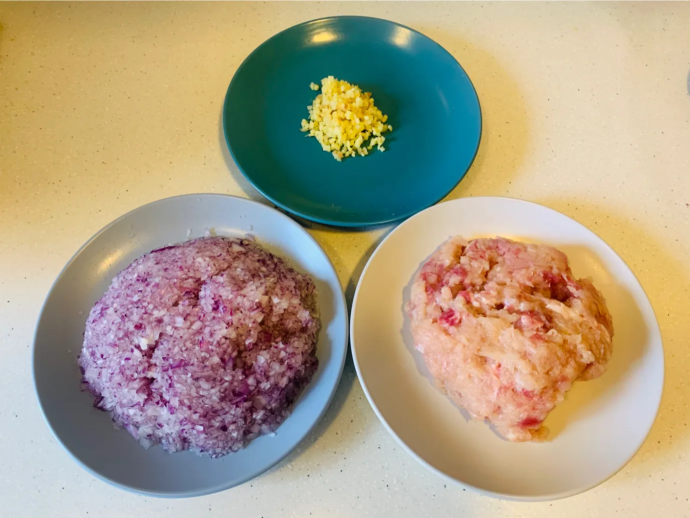 小笼包和面，只加酵母是不行，记住这3样比例，比外面卖得还松软