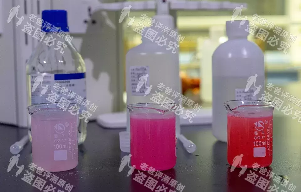 花了2250元，我成了传Q今生千人千色微商爆款变色唇膏的“代理”