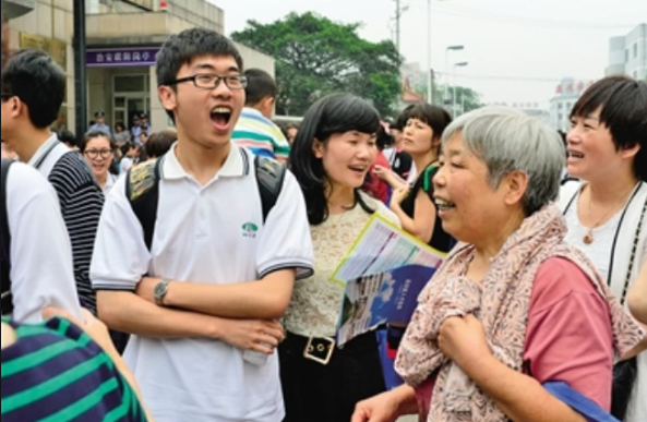 高中生标准身高表出炉，是人高马大还是小巧，学生看完就知道了