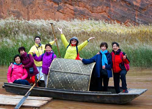 陕西旅游：走进榆林靖边地区波浪谷（图）