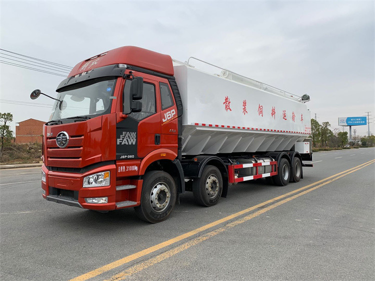 解放前四后八散装饲料车配价格 大马力的一款大型饲料车