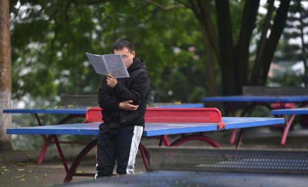 英语四六级成绩要出来！大学生在家很煎熬？家长：最好通过