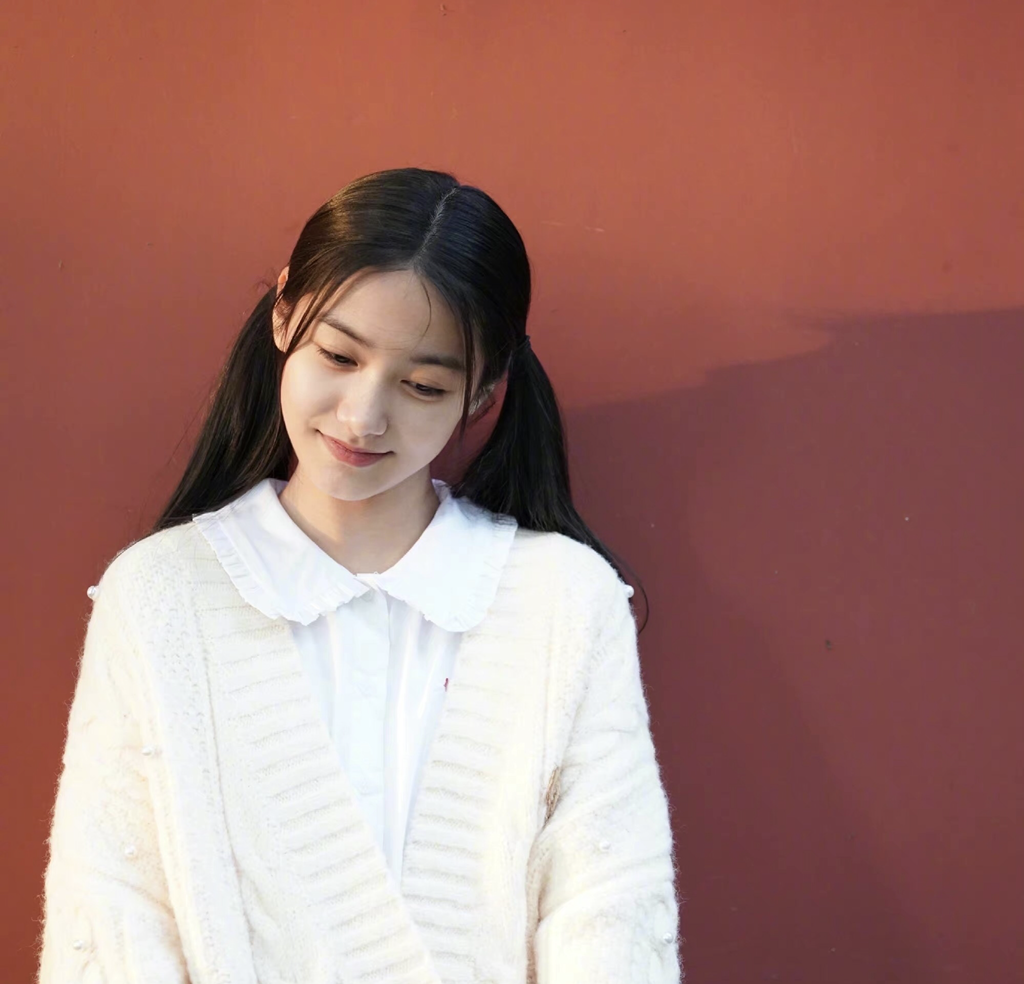 13岁演偶像剧女主,12岁搭遍大咖,高颜值"05花"们也太强了吧?