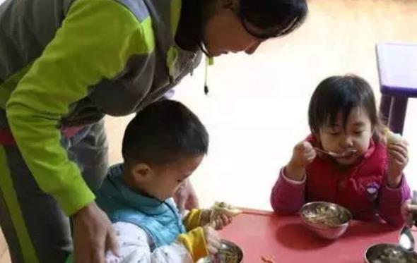 幼师工资条走红，老师吐槽付出和回报不成正比，大家对此看法不一