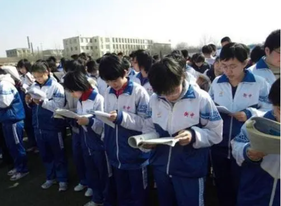 衡水中学曝光“学霸24小时日程表”，学生终于明白自己输在哪儿了