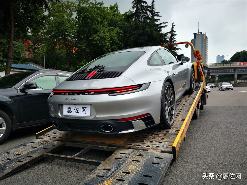 运动实用样样精通的豪华跑车 保时捷 911Carrera S