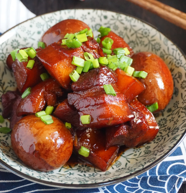 红烧肉怎么做才能软烂而不油腻（红烧肉美食烹饪教程）