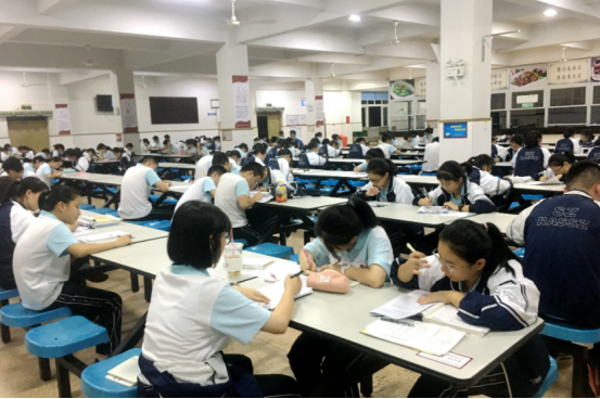 “准高三”想要赢得高考，先改变作息，学霸“作息表”不是能做到