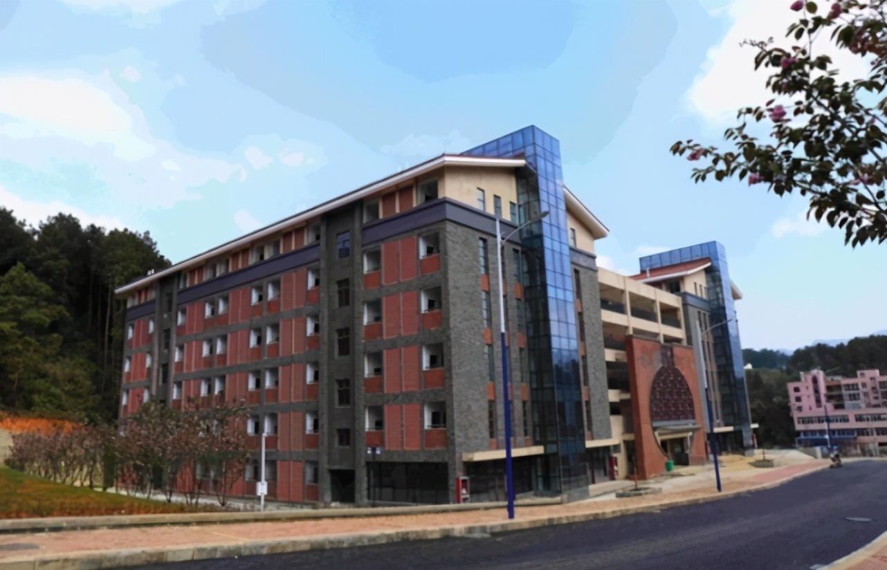 酒学生成抢手货？“茅台学院”首届本科生将毕业，酒厂纷纷抛绣球