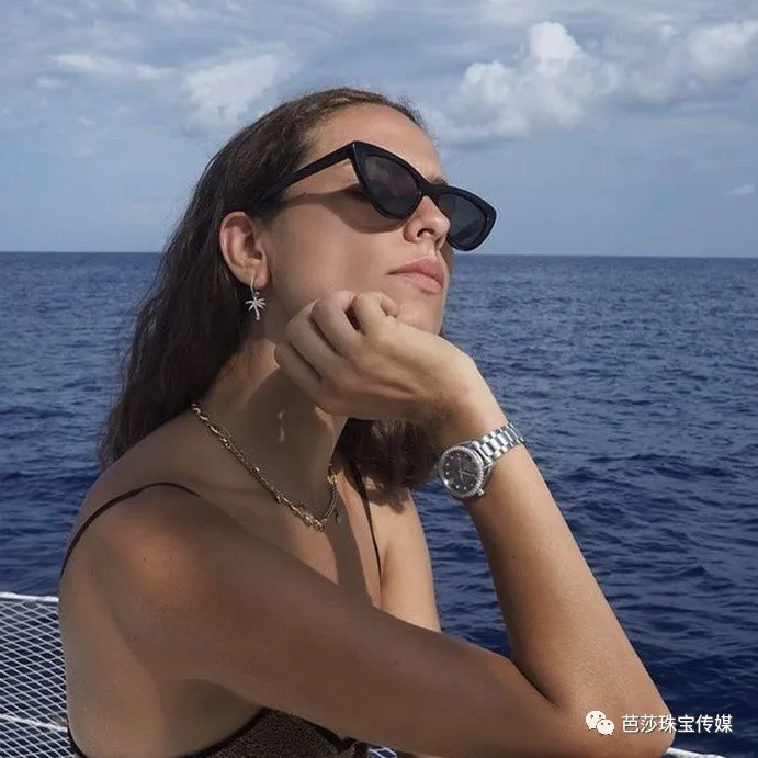 好看又实用的运动腕表，今夏最时髦的女生都在戴它！在戴它