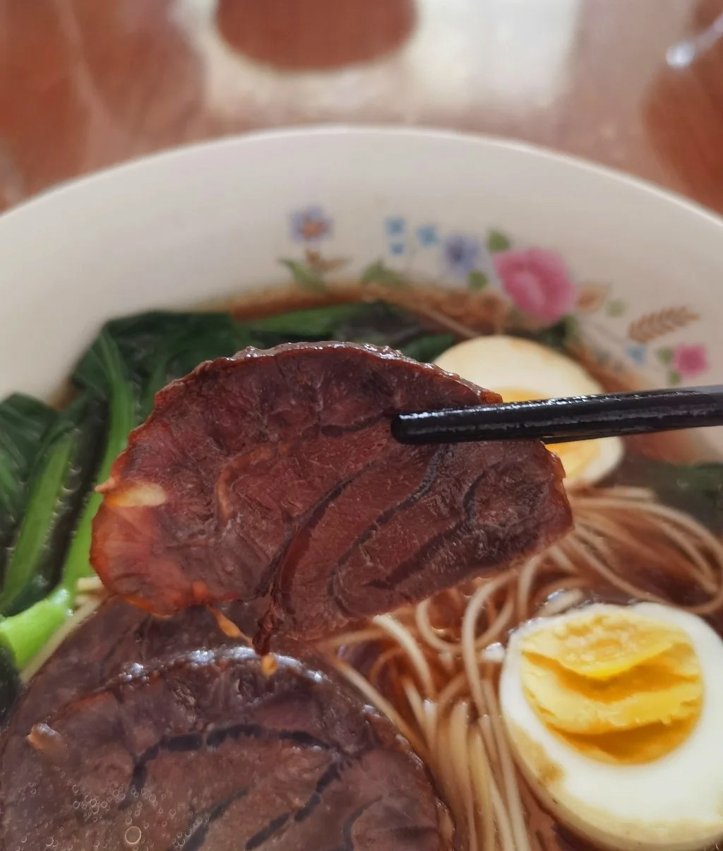 卤牛肉的做法（美味的卤牛肉最正宗的教程）