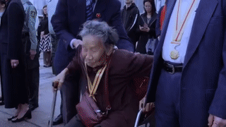 「港明是非」一条大河波浪宽~香港人提到这首歌，自动现场大合唱