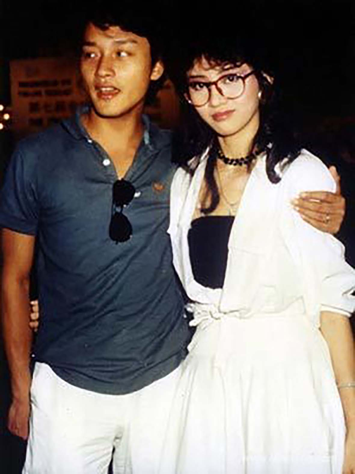 梅艳芳罕见照：从4岁到40岁，34张照片看尽“女人花”短暂的一生