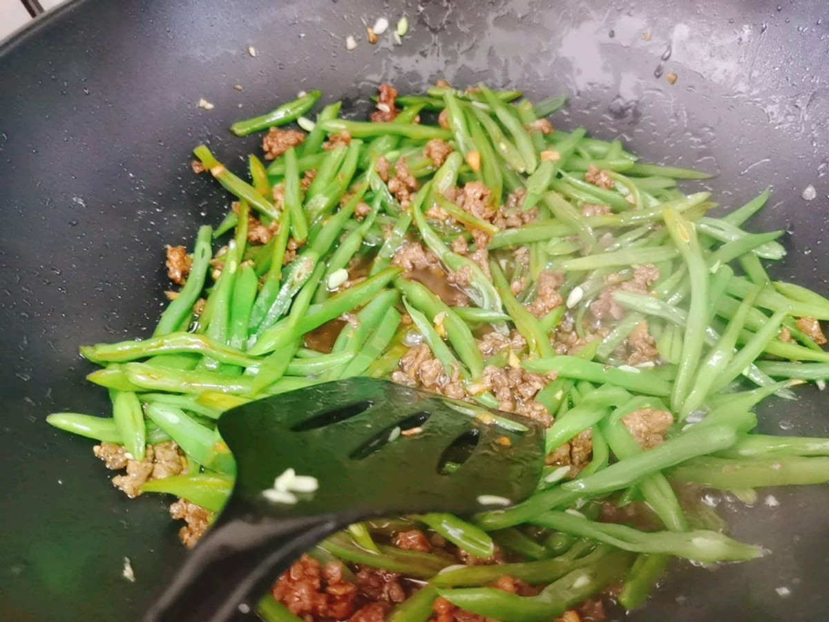 刀豆怎么做好吃（教你鲜美又下饭的刀豆炒肉末）