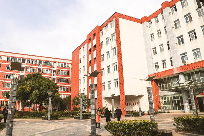 这样的校园学习生活，为学子成长润色