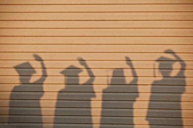 家长：大学生一个月生活费多少合适？辅导员说出答案，1500元足够