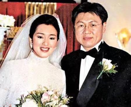 十大穿婚紗最美女星，鞏俐、林青霞、李嘉欣不如張馨予和郭碧婷仙