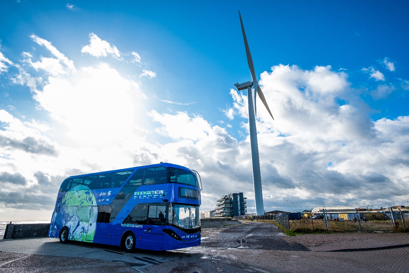 比亚迪零排放纯电动巴士为第26届联合国气候大会保驾护航