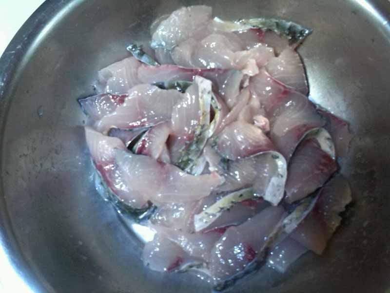 酸菜鱼怎么做好吃？最简单的方法做出和饭店相媲美的酸菜鱼