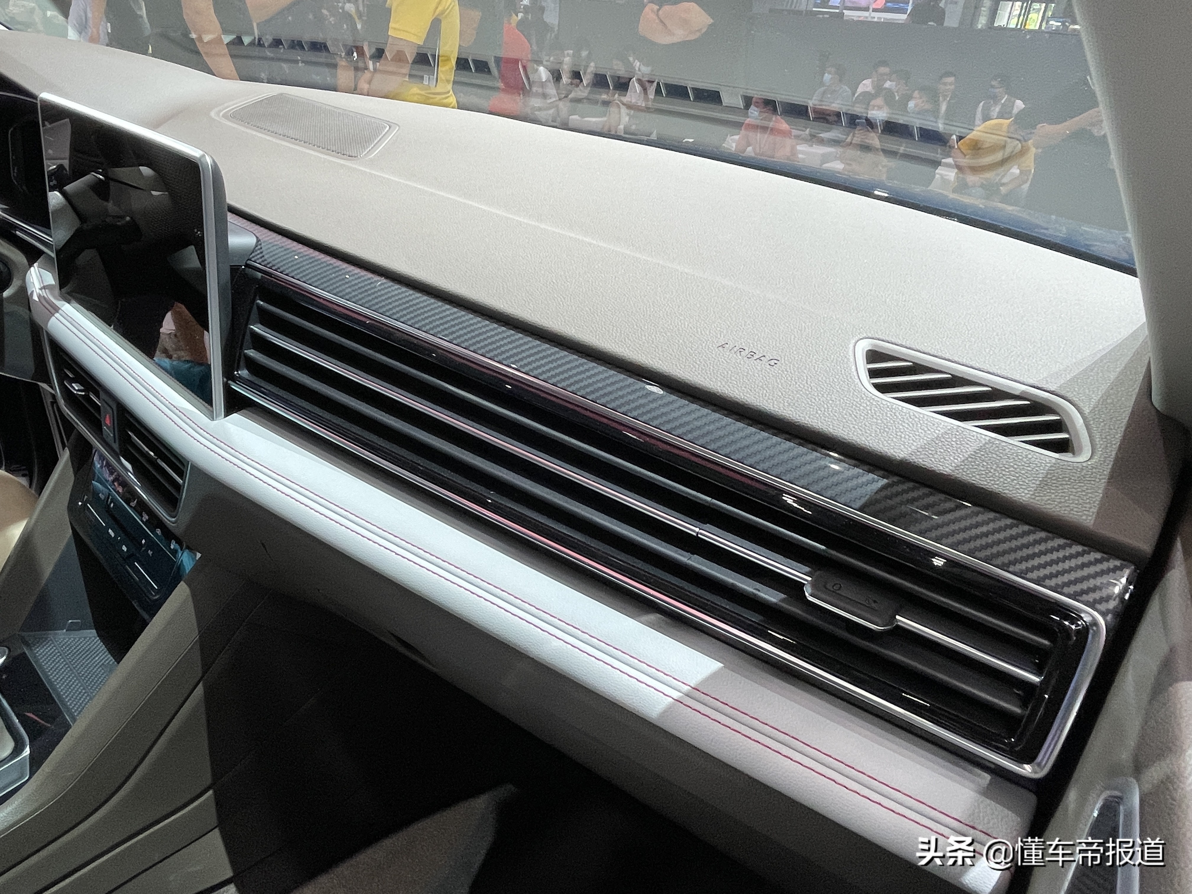新车 | 上汽大众新款途观L正式亮相，内饰变化大，有望9月上市
