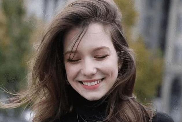 浙江大学混血校花火了，撞脸安妮海瑟薇，中文名字让人喊不出口