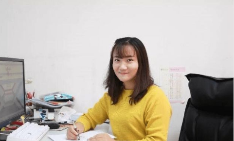 大学辅导员工资曝光，网友看完羡慕，难怪名校博士都抢着当辅导员