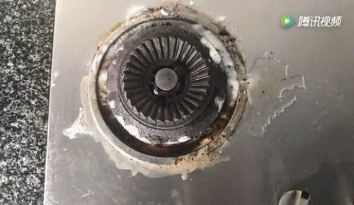 油烟机用久了油污难清洗？教你几个土办法，半年都不用清洁