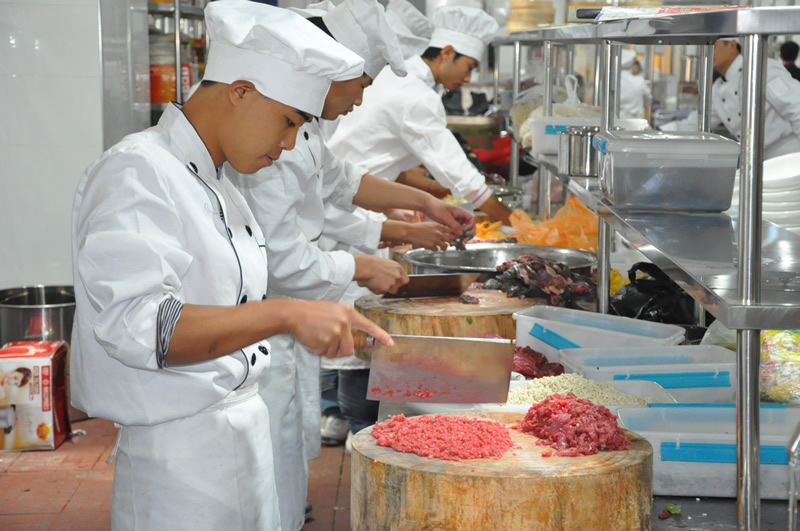 月薪2万的厨师长,需要掌握的基础知识有哪些?一般人还真干不了