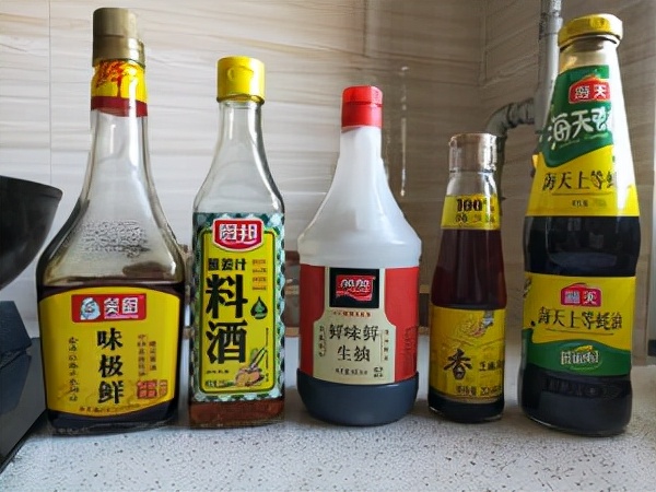 土豆丝怎么炒好吃又简单？家常土豆丝的做法，土豆丝清脆又爽口