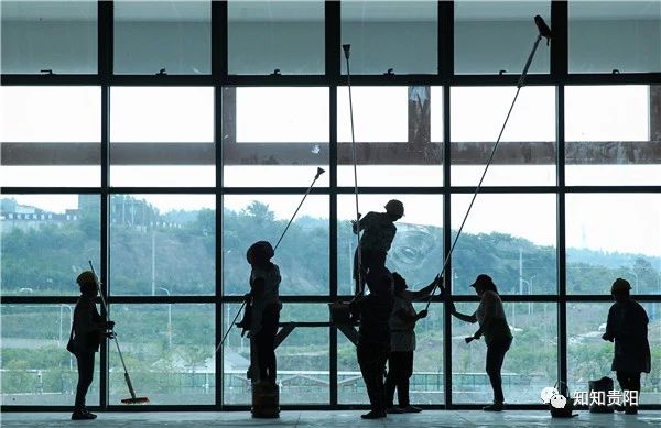 新添寨汽车客运站已建成！以后，贵阳人从这里下高铁换乘更方便了……