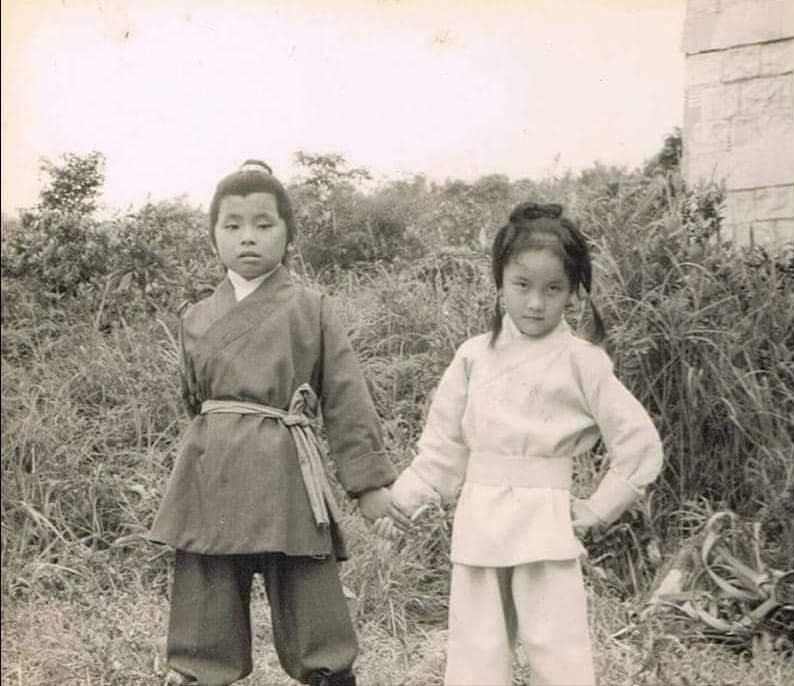 王杰的第一任妻子是谁 王杰2001年后嗓子变了谁下的毒图片