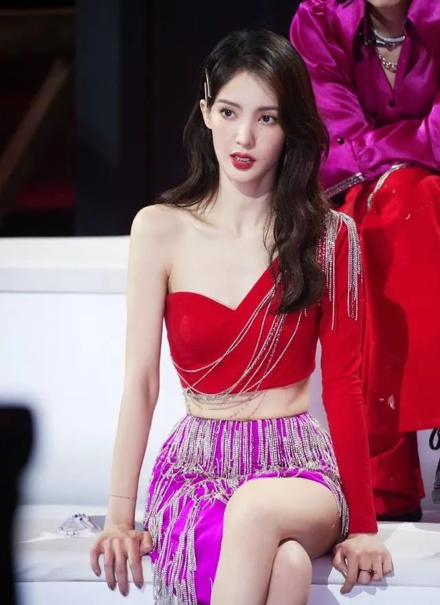 “北舞校花”金晨的蜕变史，她身后的绯闻男友，远不止张继科一个